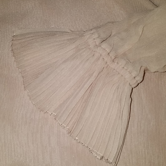 NWT, INTERMIX Nelly Ruffle Cold Shoulder Top - Picture 7 of 10